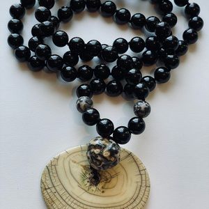 Black Onyx Bead Necklace w/hardstone accent